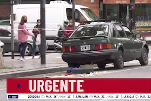 El Ford Escort que se dio a la fuga y terminó con las gomas baleadas