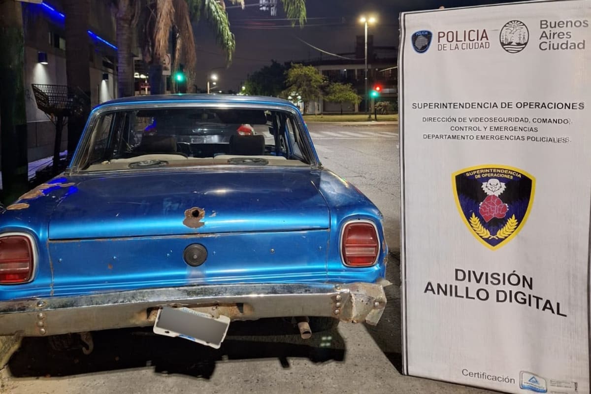 El Ford Falcon azul utilizado por el delincuente de 24 años