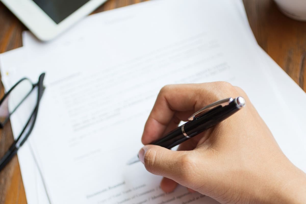 El Formulario I-407 está diseñado para proporcionar un procedimiento sencillo para registrar la renuncia a la residencia permanente legal