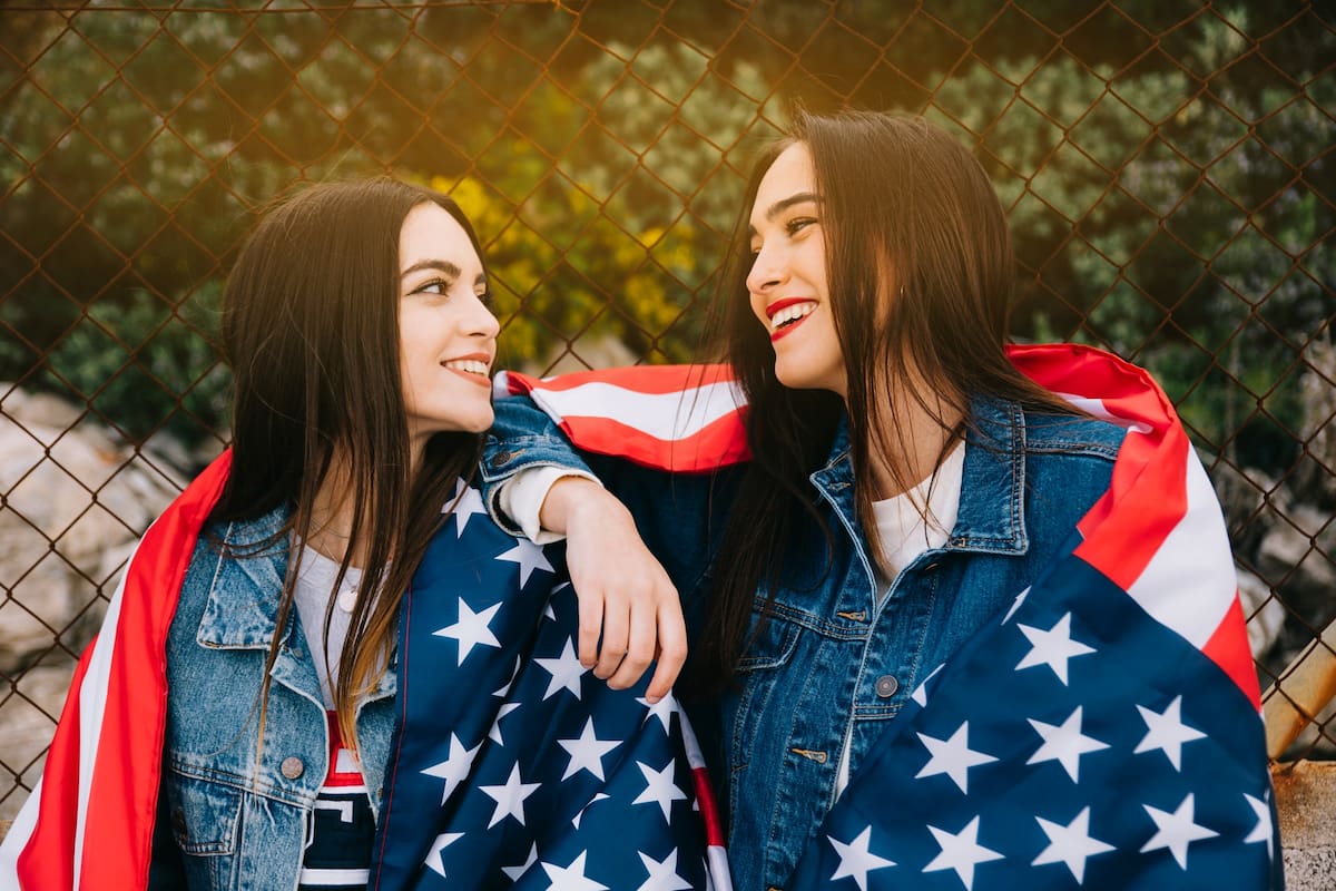 El formulario se utiliza para establecer la existencia de una relación con ciertos familiares extranjeros que
desean inmigrar a Estados Unidos