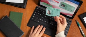 El Uscis amplía su poder de decisión sobre la green card: qué pasa con los beneficios de hijos y cónyuges