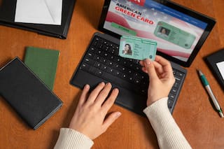 El Uscis amplía su poder de decisión sobre la green card: qué pasa con los beneficios de hijos y cónyuges