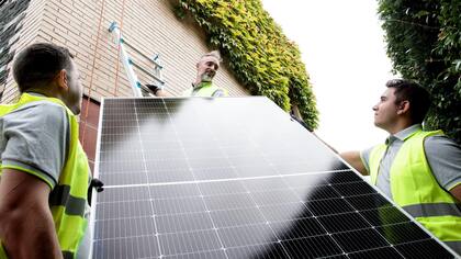 El Foro Económico Mundial predice que la transición verde global podría crear 30 millones de empleos en energía limpia, eficiencia y tecnologías de bajas emisiones para 2030.