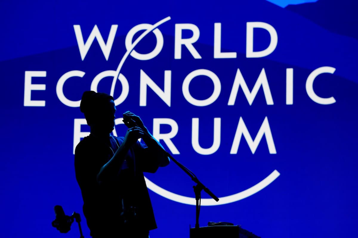 El Foro Económico Mundial se constituye como un organismo internacional que busca fomentar la cooperación entre los sectores público y privado a nivel global