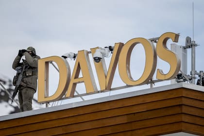 El Foro Económico Mundial se realiza en Davos desde el 19 al 23 de enero, 2026. (Photo by Fabrice COFFRINI / AFP)