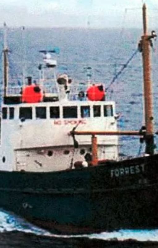 El Forrest, uno de los tres buques que operaban en las Islas Malvinas que la Armada Argentina usó durante la guerra