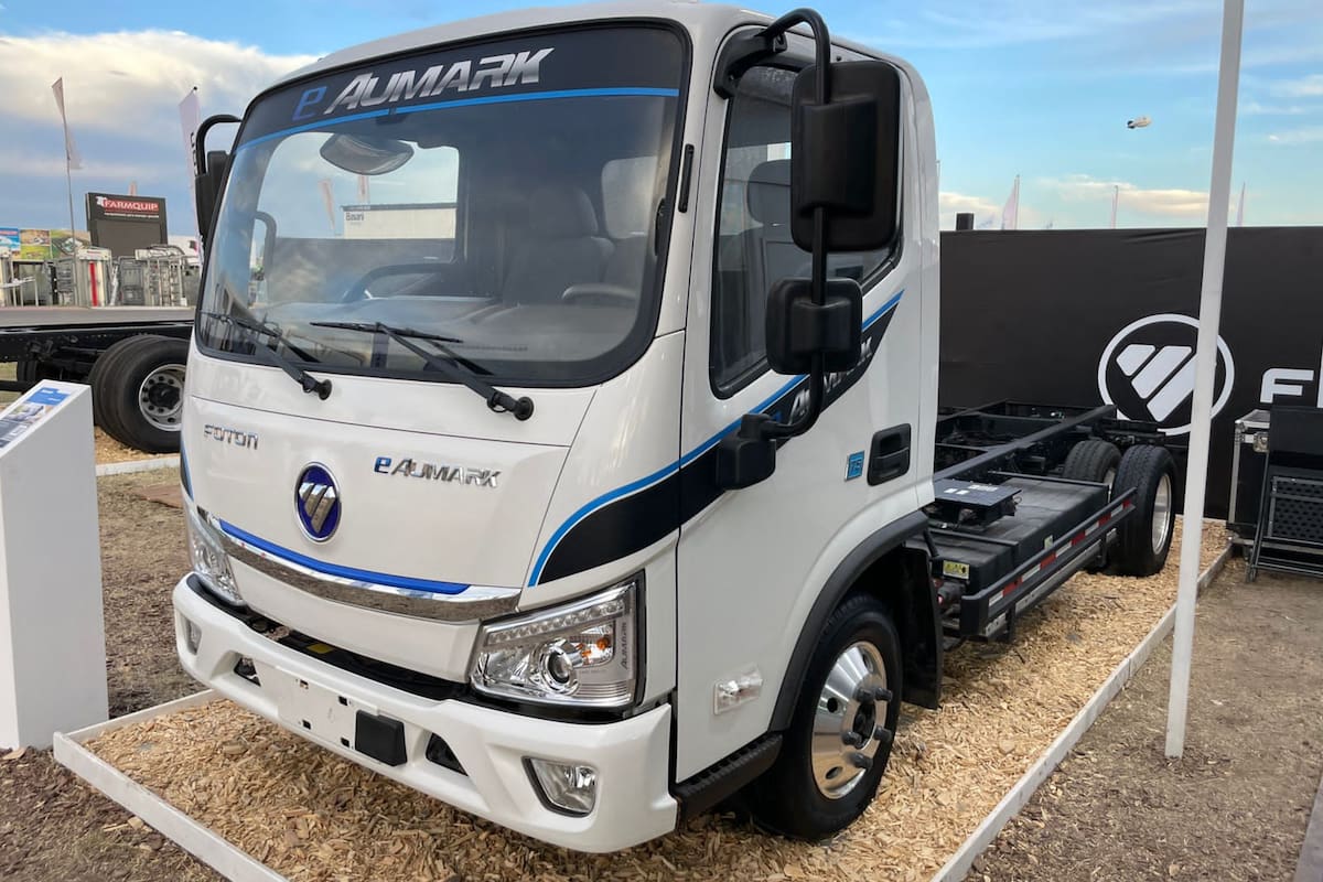 El Foton E-Aumark, en el stand de la marca en Expoagro