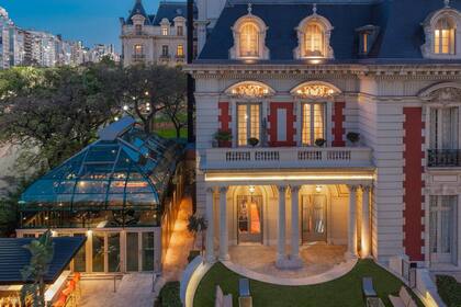 El Four Seasons Hotel Buenos Aires recibió Dos Llaves