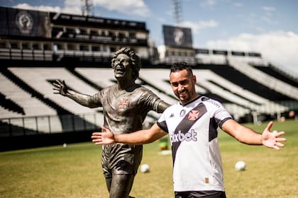 El francés Dimitri Payet, presentado en Vasco da Gama, en agosto de 2023