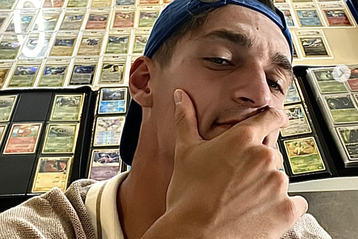 El francés Terence Atmane, revelación en el Masters 1000 de Cincinnati, con parte de su colección de cartas de Pokémon