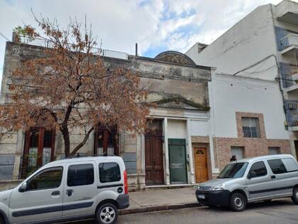 El frente de la casa ubicada sobre Carlos Calvo