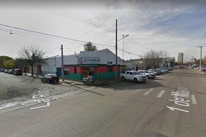 El frente de la verdulería donde trabaja la mujer que dio positivo al test de coronavirus Covid-19.