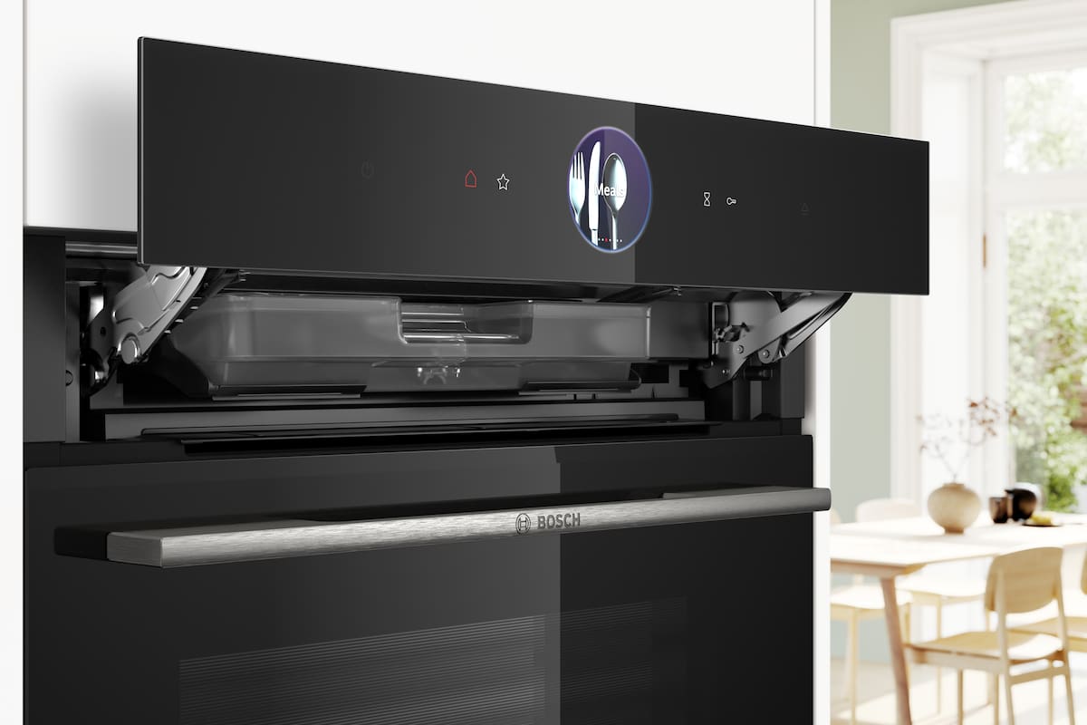 El frente de un horno Sense 8 de Bosch
