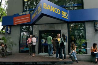 ¿En qué año ocurrió el robo al Banco Río de Acassuso, conocido como "El Robo del Siglo"?