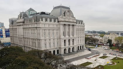 El Centro Cultural Kirchner, que ahora provisoriamente el oficialismo llama "exCCK"