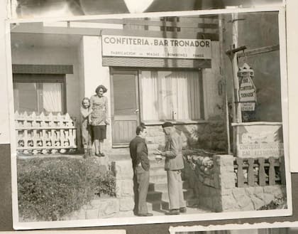 El frente del ex salón de té, confitería y bar Tronador, donde los Fenoglio incursionaron en los chocolates.