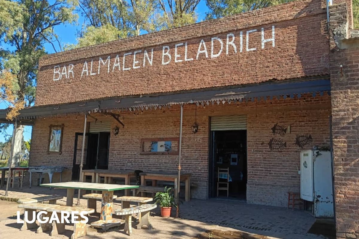 El frente del histórico almacén