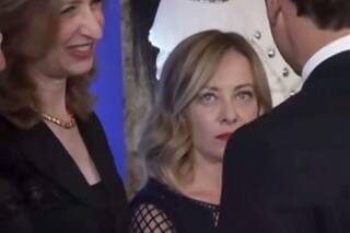 El frío saludo entre Meloni y Macron en el G7: qué hay detrás de la tensión entre ambos