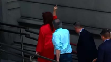 El fuck you de Cristina Kirchner al ingresar al Congreso para la Asamblea Legislativa