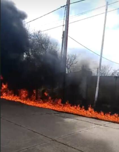 El fuego alcanzó a cinco viviendas pero no se registraron víctimas fatales