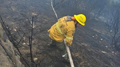 El fuego continúa controlado en fase de liquidación