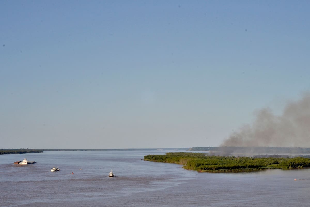 El fuego en el delta entrerriano calentó el clima político de la provincia y hubo cruce de acusaciones