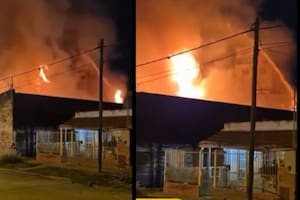 El fuego se desató durante la madrugada del viernes