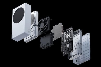 El funcionamiento silencioso de la Xbox Series S se logra con un enorme ventilador que mantiene el equipo bien refrigerado