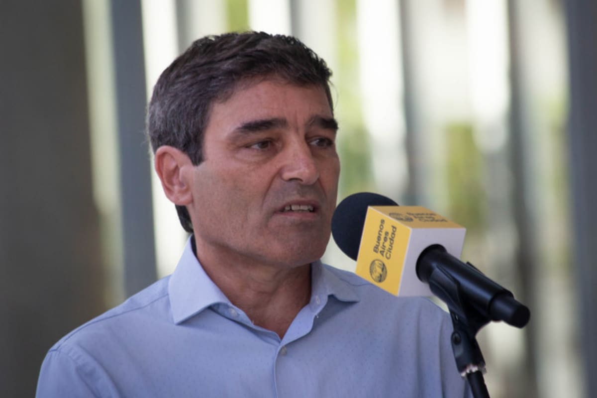 El funcionario dijo que el barbijo sirve para que el enfermo de coronavirus no contagie a otra persona