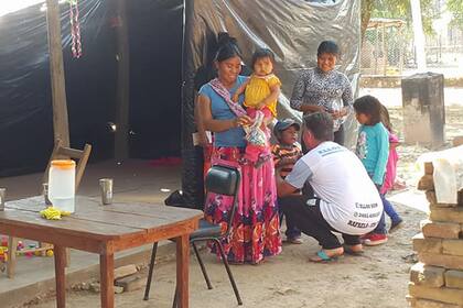 El fundador de Ellos son con algunos miembros de Misión Chaqueña, que tiene aproximadamente 4000 habitantes (de los cuales se estima que más de 1000 son indocumentados)