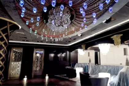El fundador de la compañía tecnológica Phones 4u ahora es el dueño de Mayfair, una espectacular y enorme mansión