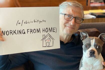 El fundador de Microsoft invitó a usuarios de la red Reddit a consultarlo sobre la pandemia