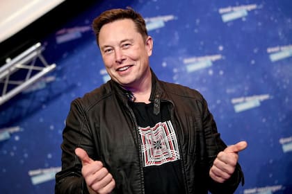 El fundador de Tesla y SpaceX confirmó que Walter Isaacson trabaja en una biografía sobre la trayectoria de sus compañías