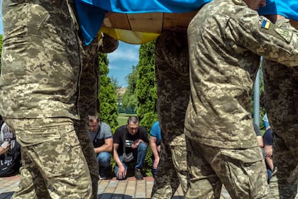 El funeral de un soldado ucraniano