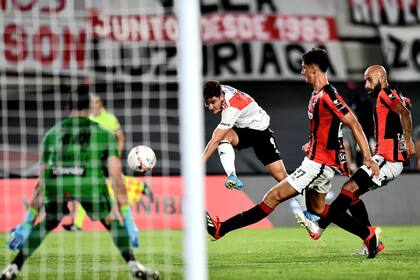 El furibundo derechazo de Álvarez para el segundo gol de River