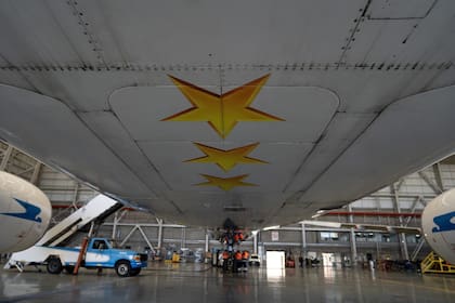 El fuselaje inferior de uno de los Airbus A330-200 de Aerolíneas Argentinas