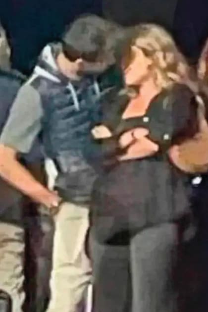 El futbolista catalán con Clara Chía hace diez días, durante el show de Dani Martín en Londres.