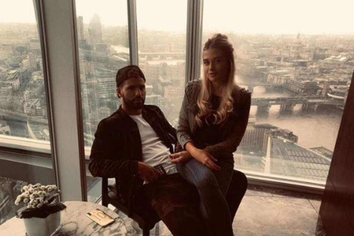 El futbolista celebró la llegada de los 31 con Sofía Calzetti a su lado