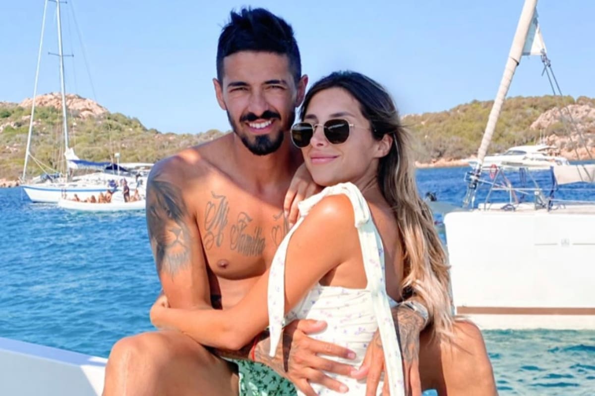 El futbolista de West Ham United y su pareja descansan por el Mediterráneo de Cerdeña