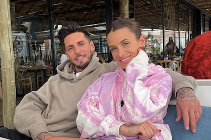 El futbolista le dedicó un romántico mensaje a Cami Homs