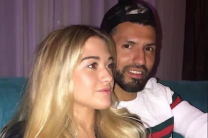 El futbolista le hizo a la modelo argentina un regalo inesperado para celebrar sus 23