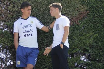 El futbolista le respondió irónico a un comentario del tenista en las redes. Crédito: Instagram