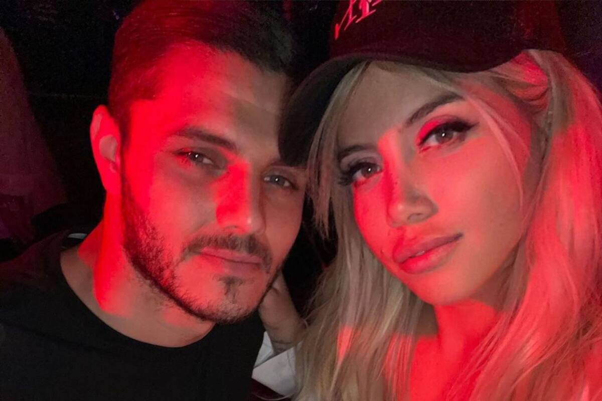 El futbolista publicó imágenes con la modelo mientras se multiplican las versiones de crisis de pareja