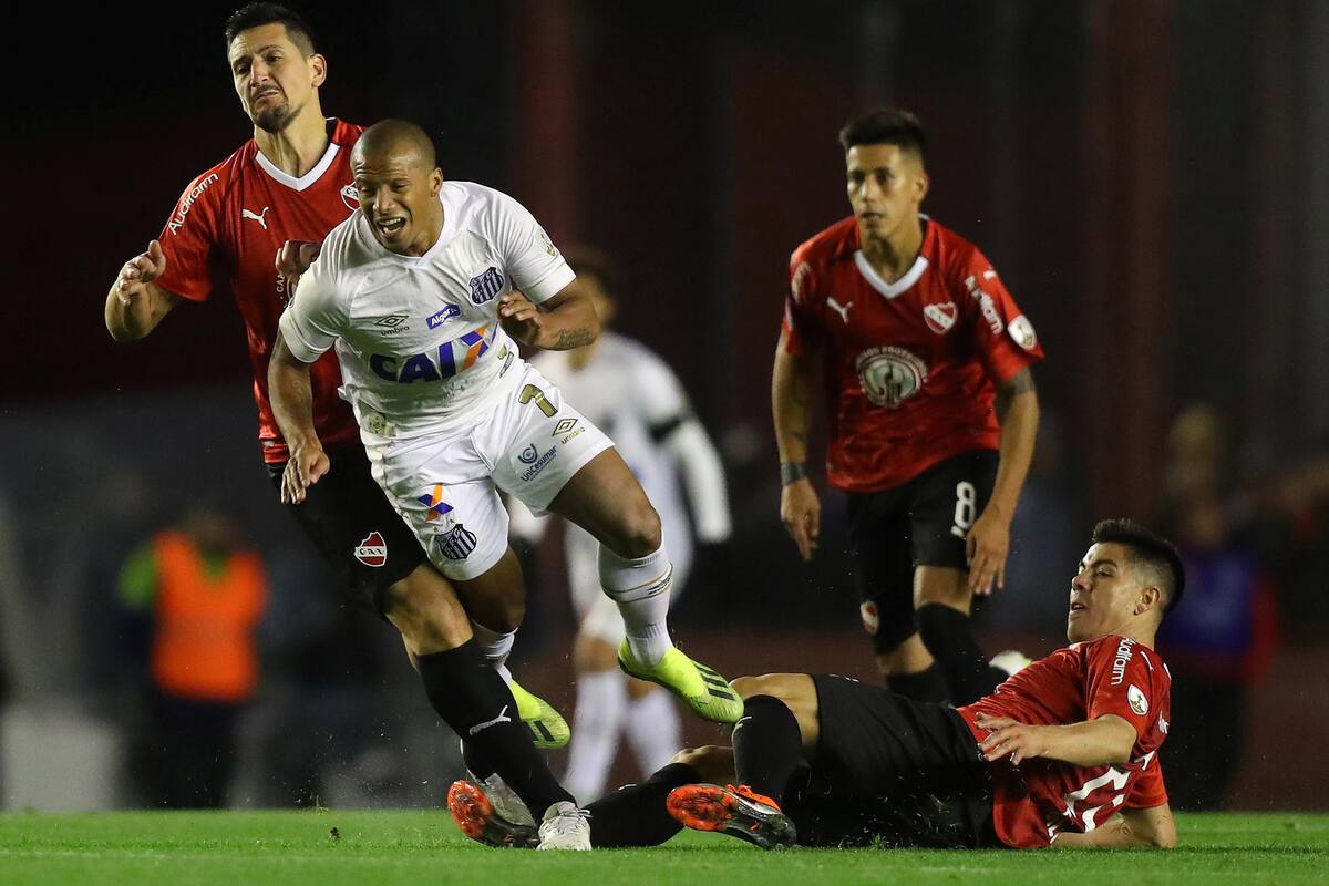 El futbolista uruguayo fue titular ante los Rojos en el 0-0 en el partido de ida por los octavos de final