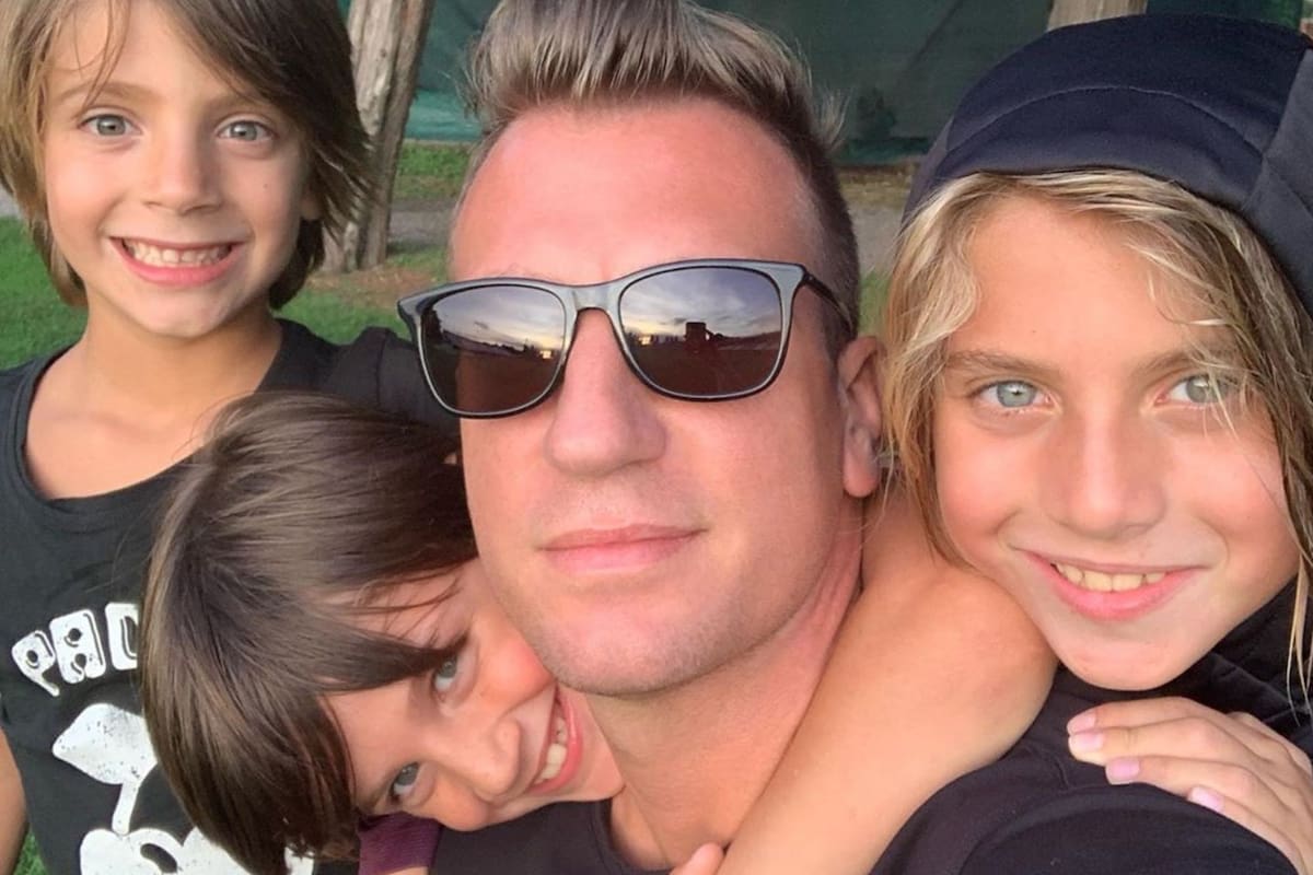 El futbolista viajó a París para reencontrarse con sus hijos después de ocho meses sin verlos