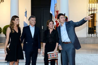 El futuro del Nafta es una de sus preocupaciones; Macri y Awada cenaron anoche con él y su esposa en Olivos