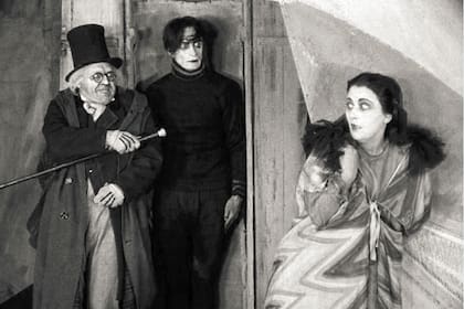 El gabinete del Dr Caligari, obra maestra del cine mudo alemán, dirigida por Robert Wiene, se estrenó en 1920 y llegó dos años después a los "cinematógrafos" de nuestro país