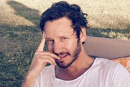 El galán chileno se pronunció en las redes a través de un llamativo gesto hacia su exmujer