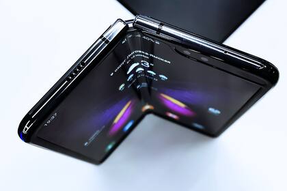 El Galaxy Fold 2 llegará en agosto y ampliará la pantalla externa para darle un tamaño que ocupe casi todo el frente, según los últimos rumores