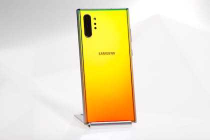 El Galaxy Note 10 Plus, la versión de mayor tamaño de los smartphones gigantes de Samsung